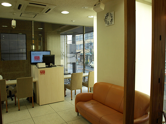 FASTNAIL LOCO 昭島店のサロンの様子