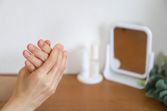 ジェルネイルの落とし方 ジェルネイルオフ とアフターケアについて ネイルサロンならfastnail ファストネイル