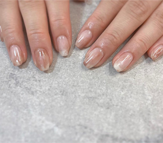 ニュアンスネイル×シンプルのデザイン