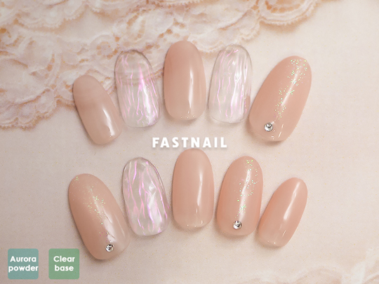 オーロラネイル×ベージュのデザイン