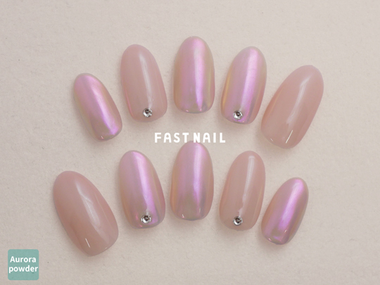 人気のオーロラネイルのデザイン02