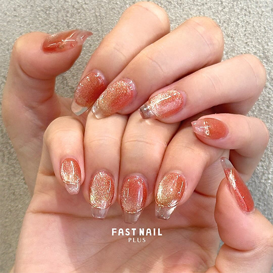 袴に合うオレンジ色のネイルデザイン