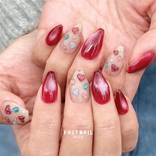 華やかな赤の推しネイル