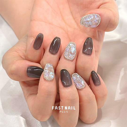 シアーネイル×黒のデザイン