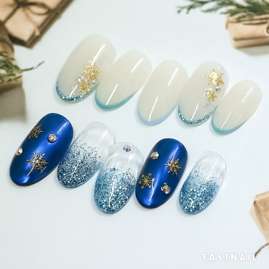 ブルーのクリスマスネイル